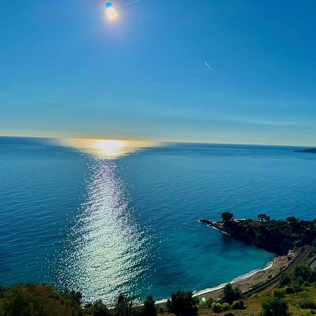 Kiss Of Sea - Balzi Rossi & Baia Beniamin Apartman Ventimiglia Kültér fotó